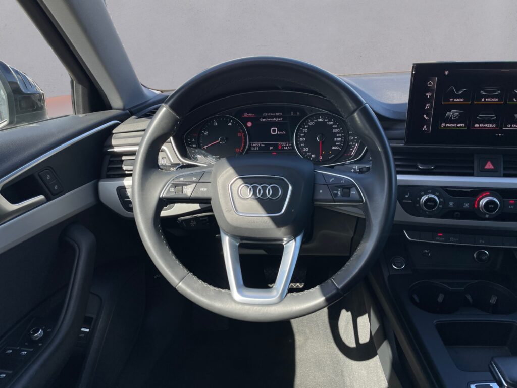 Audi A4 Exposé-Bild 12