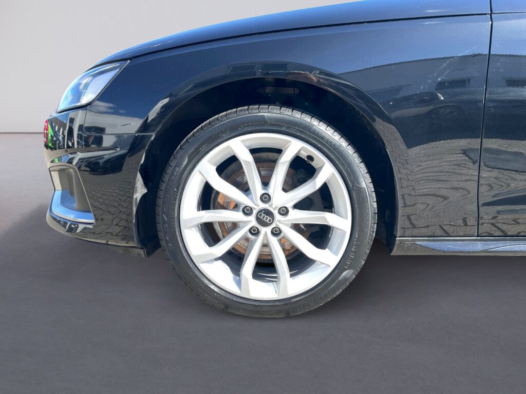 Audi A4 Exposé-Bild 14