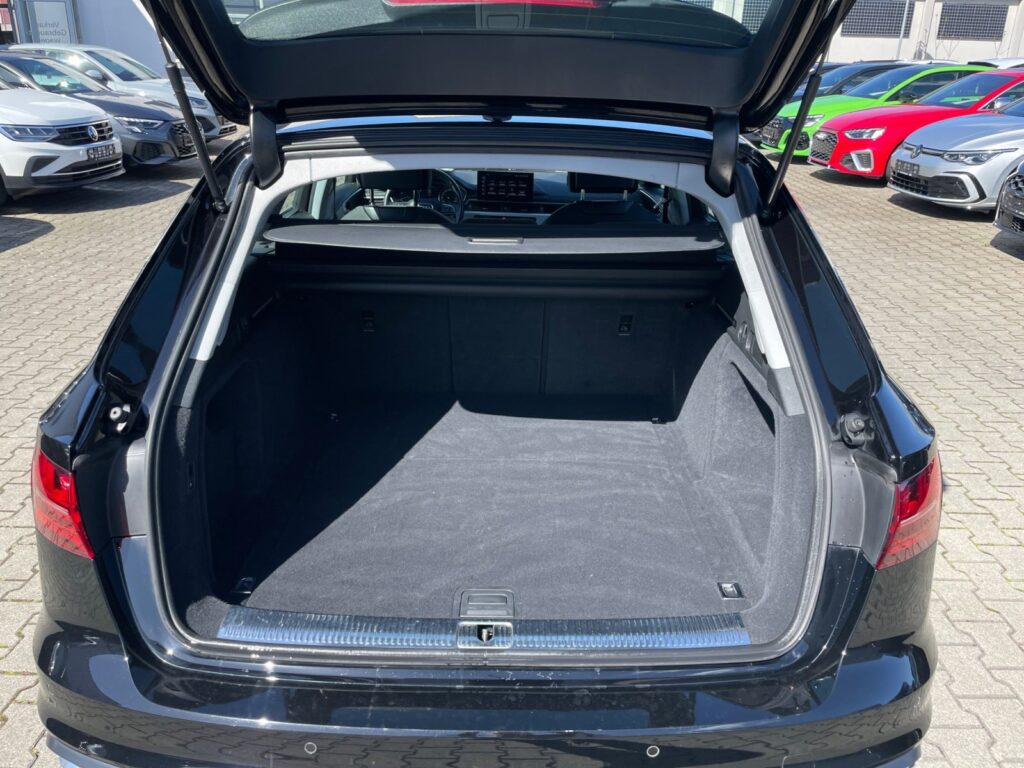 Audi A4 Exposé-Bild 16