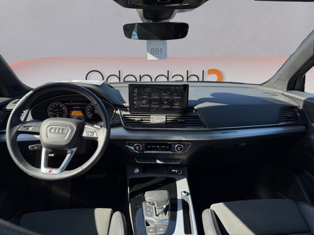 Audi Q5 Exposé-Bild 10