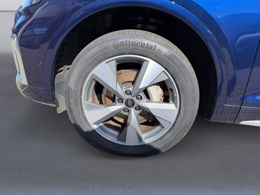 Audi Q5 Exposé-Bild 14
