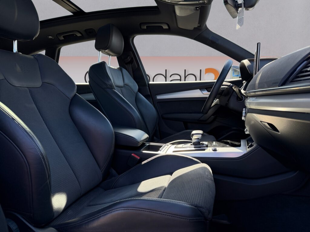 Audi Q5 Exposé-Bild 15