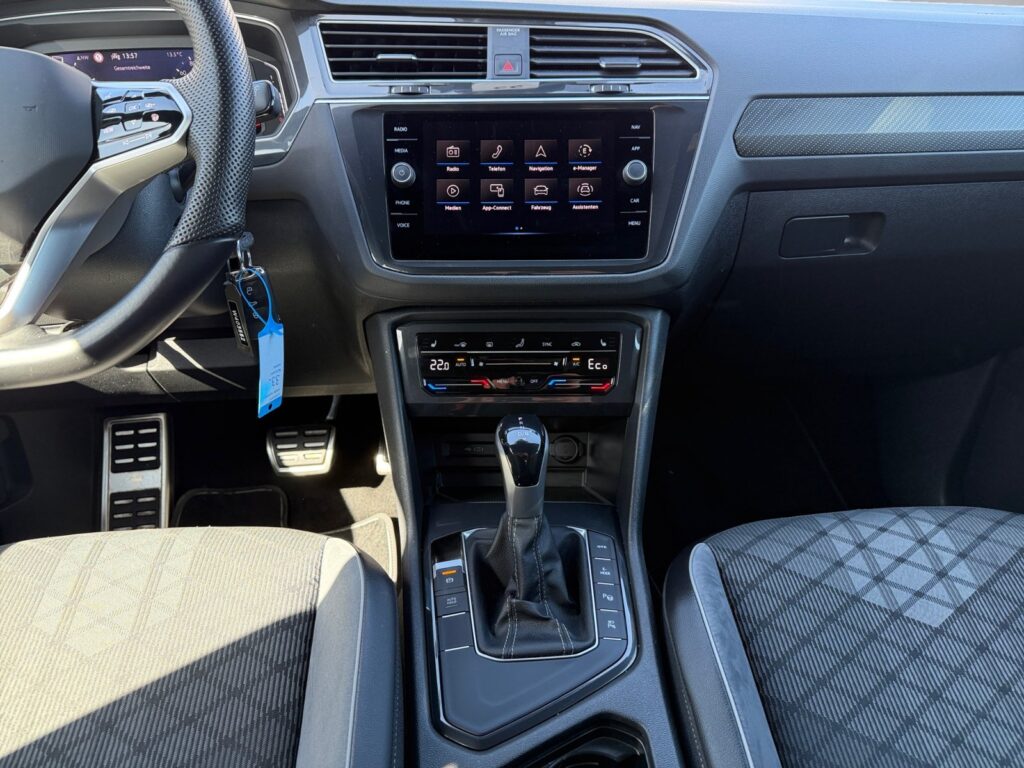 VW Tiguan Exposé-Bild 11