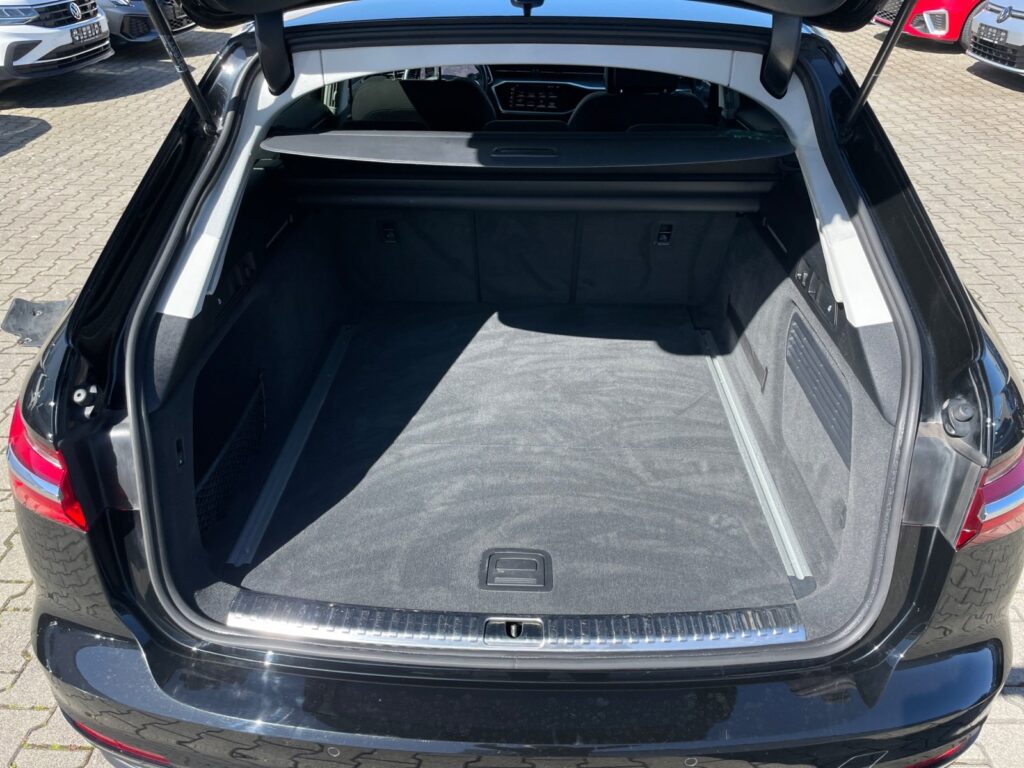 Audi A6 Exposé-Bild 16