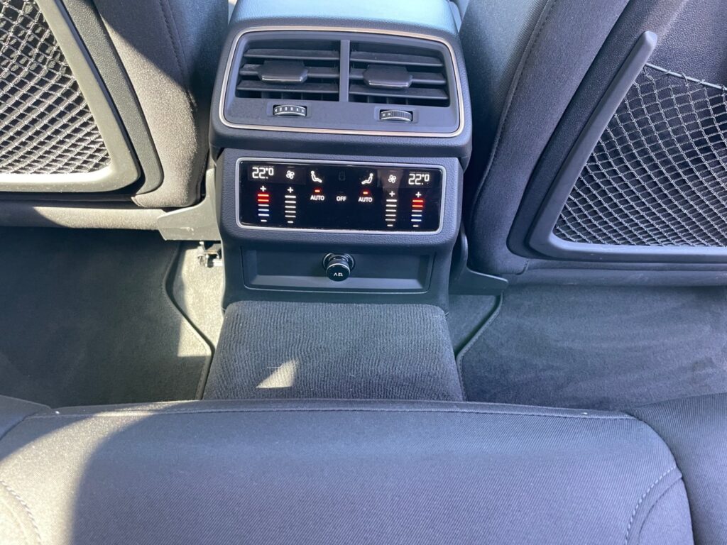 Audi A6 Exposé-Bild 17