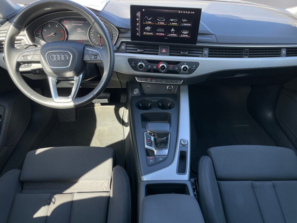 Audi A4 Exposé-Bild 10