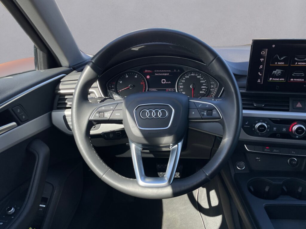 Audi A4 Exposé-Bild 12