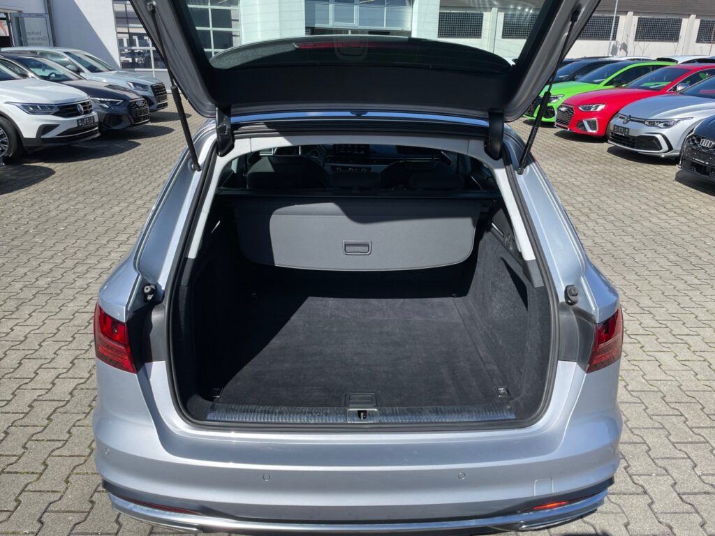 Audi A4 Exposé-Bild 16