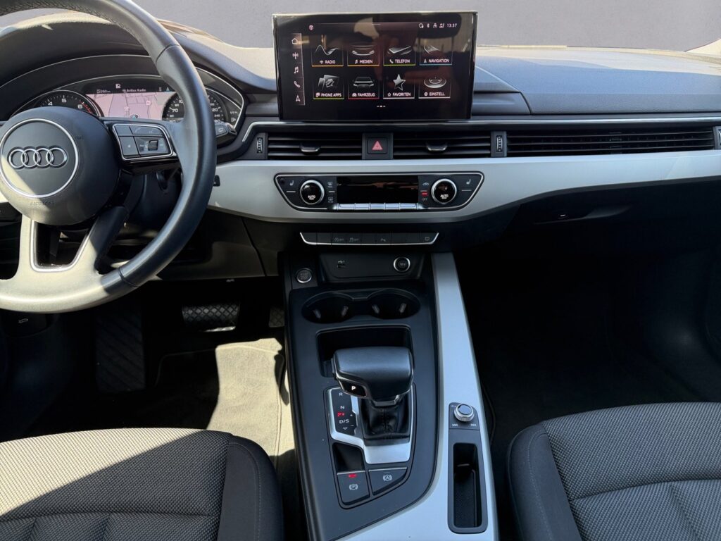 Audi A4 Exposé-Bild 11