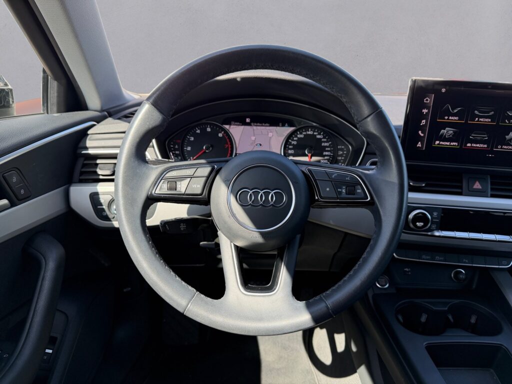 Audi A4 Exposé-Bild 12