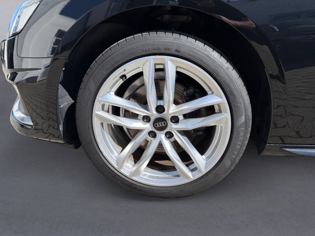 Audi A4 Exposé-Bild 14