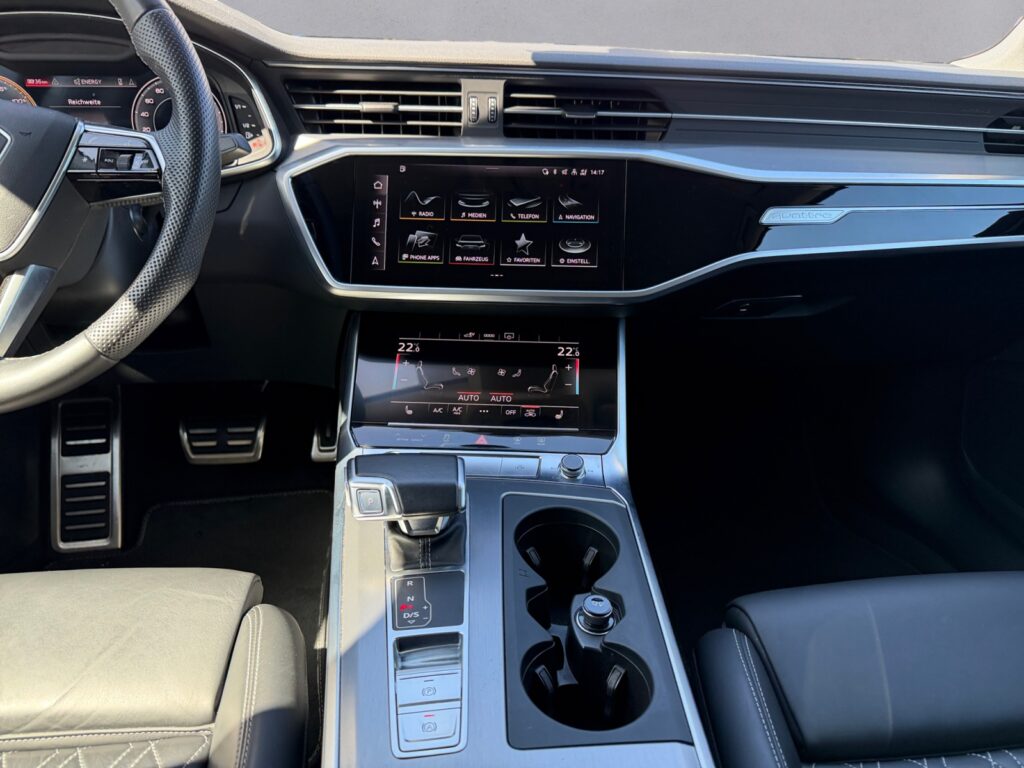 Audi A6 Exposé-Bild 11