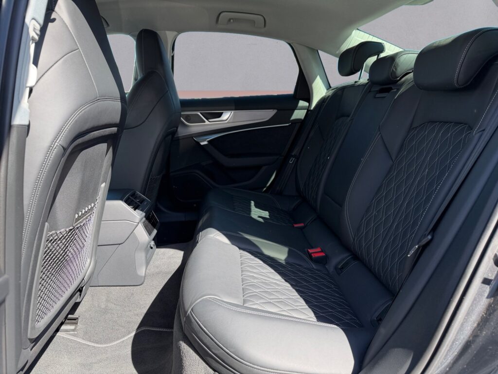 Audi A6 Exposé-Bild 13