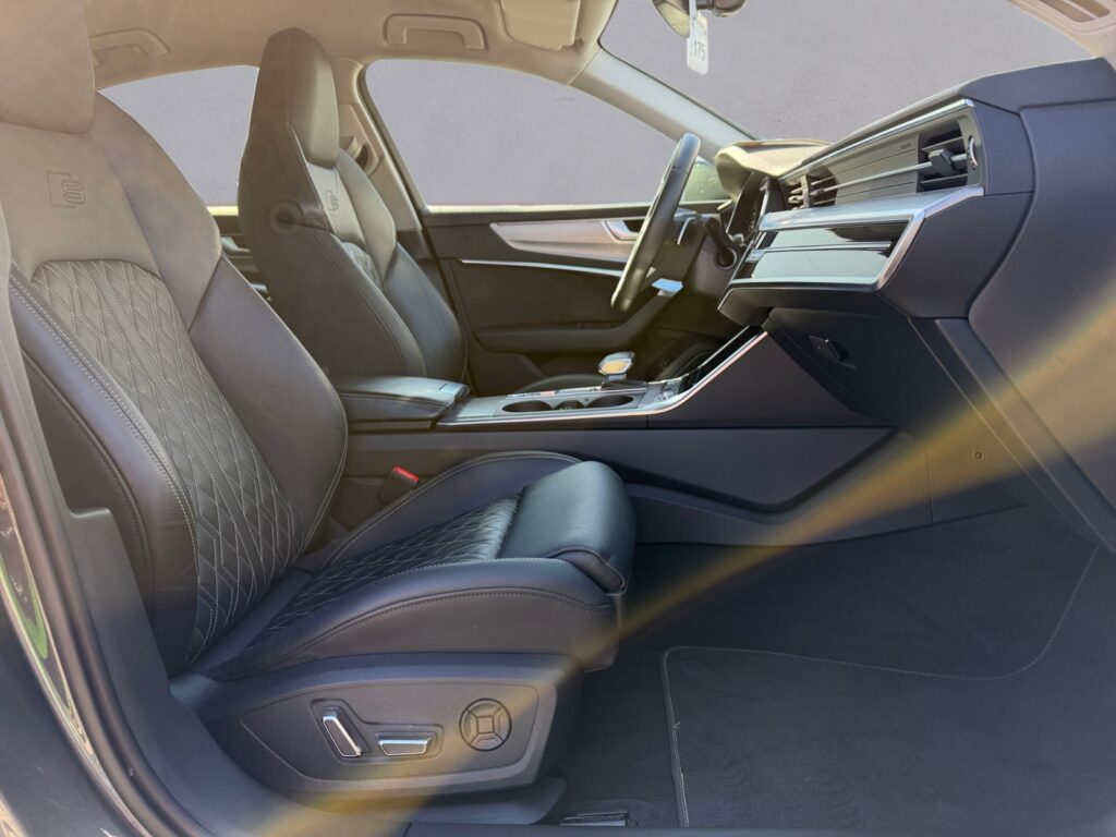 Audi A6 Exposé-Bild 15