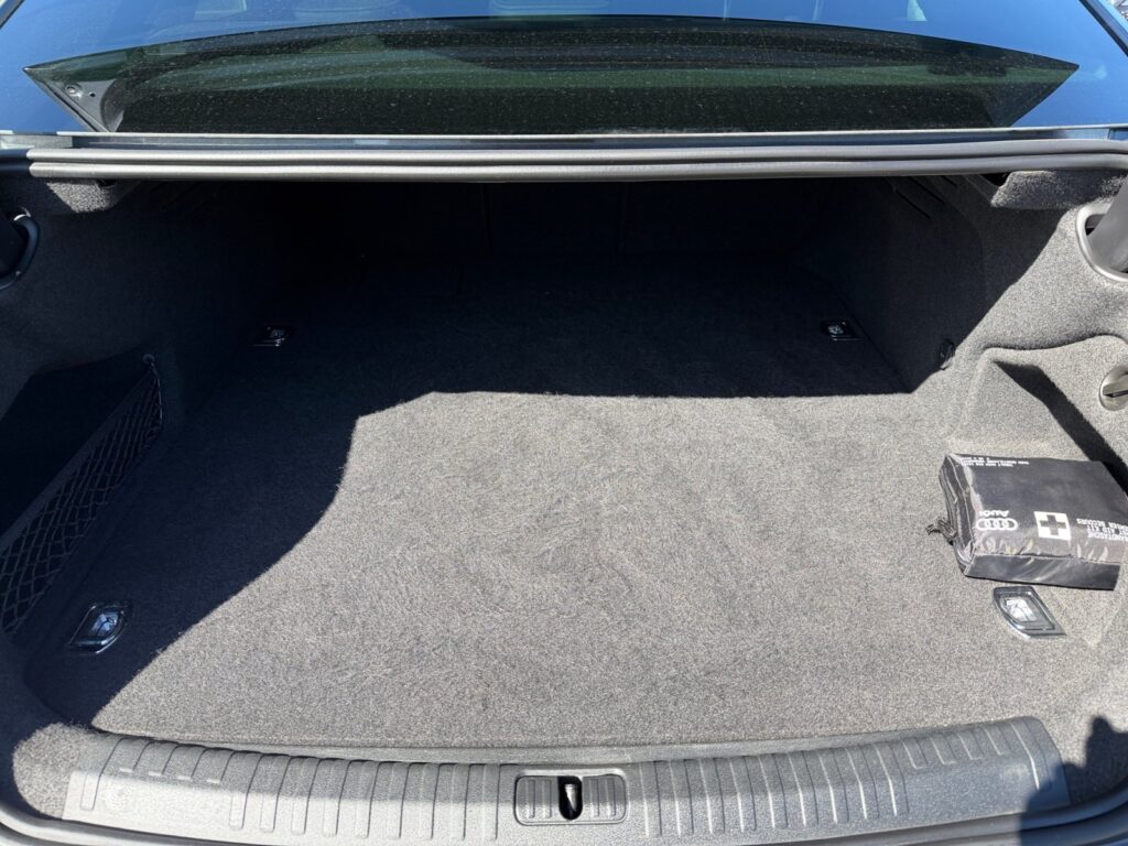 Audi A6 Exposé-Bild 16