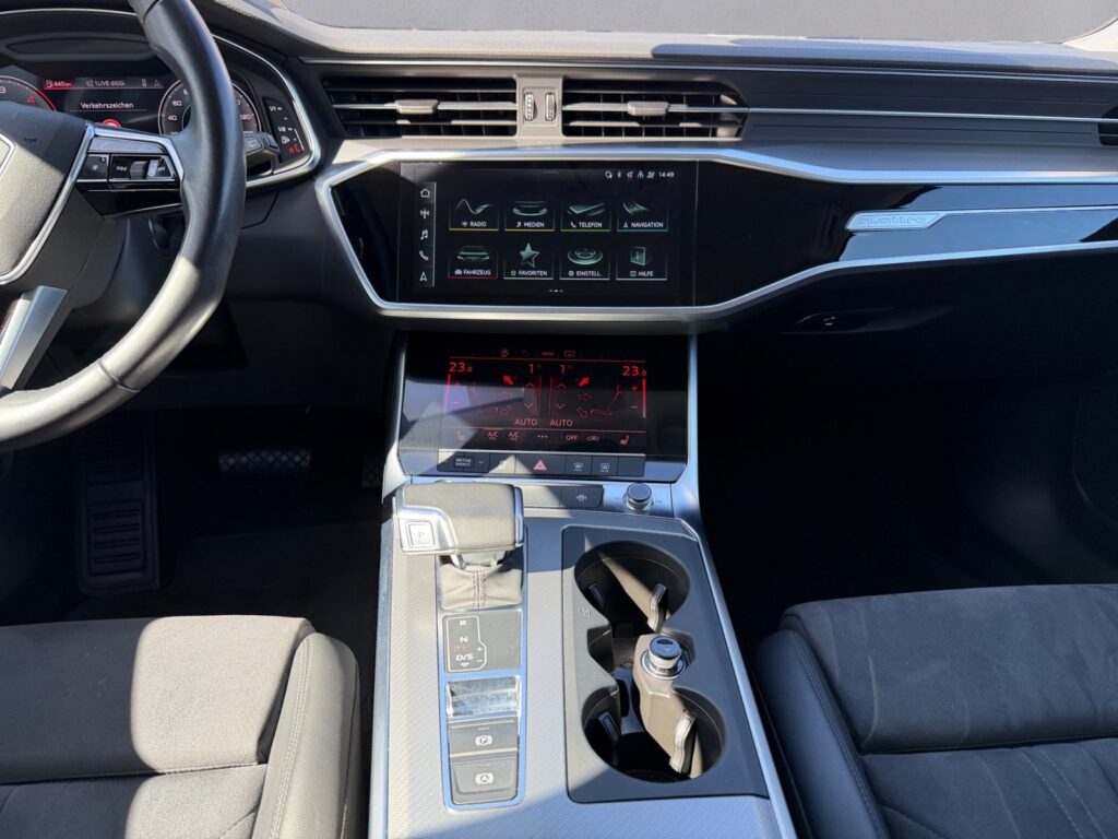 Audi A6 Exposé-Bild 11