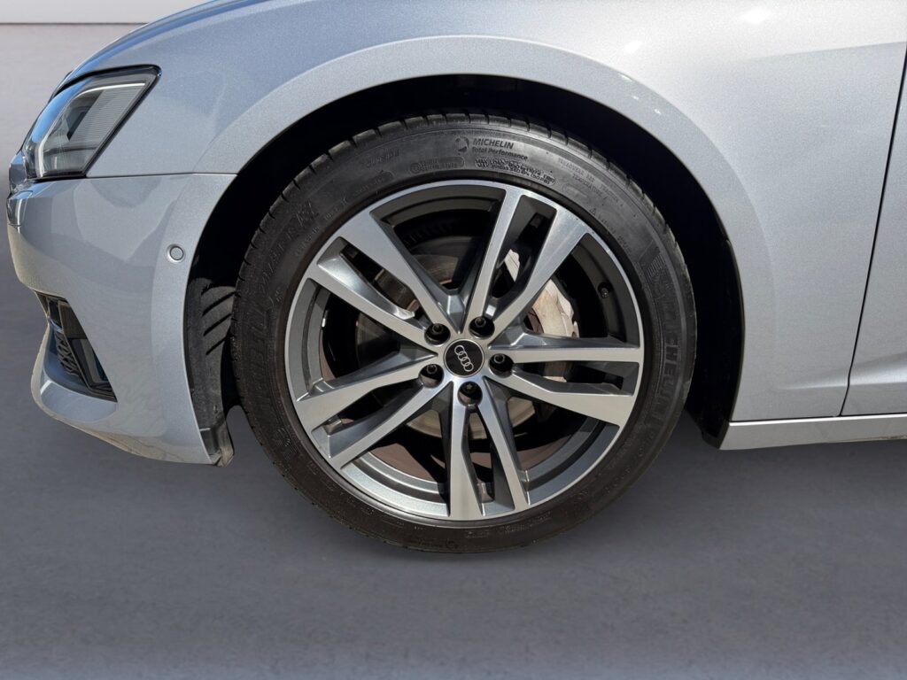 Audi A6 Exposé-Bild 14