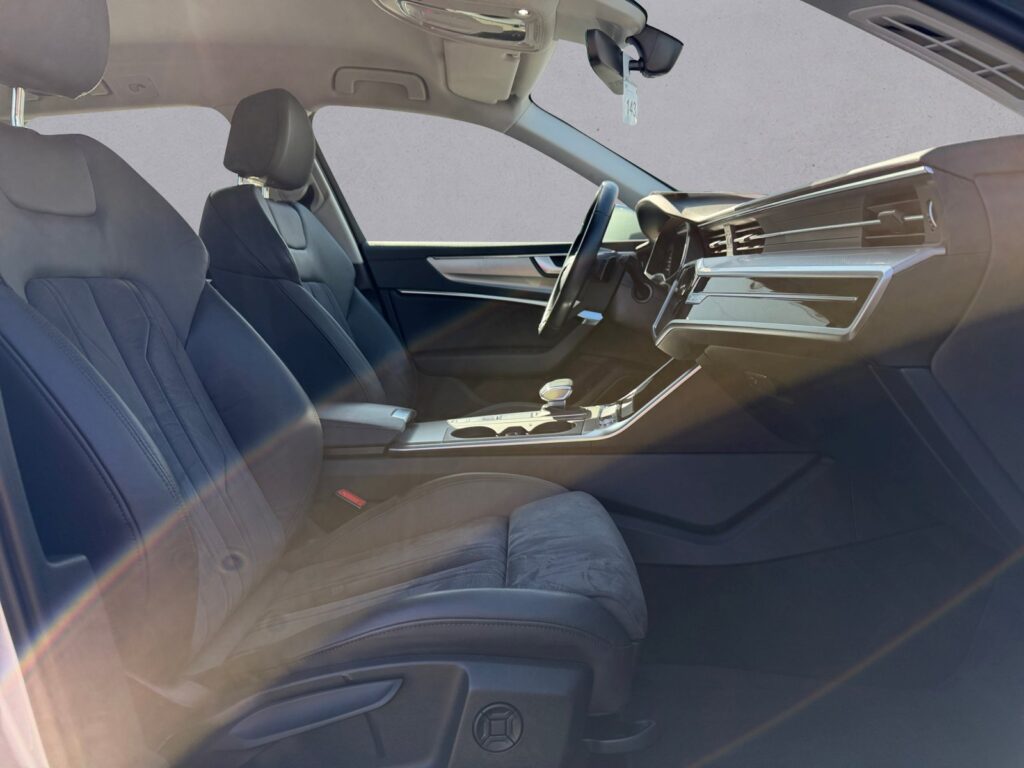 Audi A6 Exposé-Bild 15