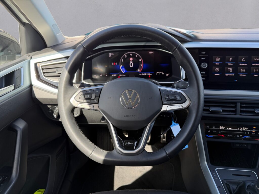 VW Polo Exposé-Bild 12