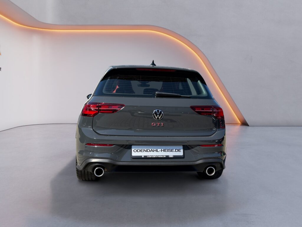 VW Golf Exposé-Bild 4