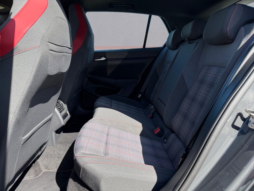 VW Golf Exposé-Bild 13