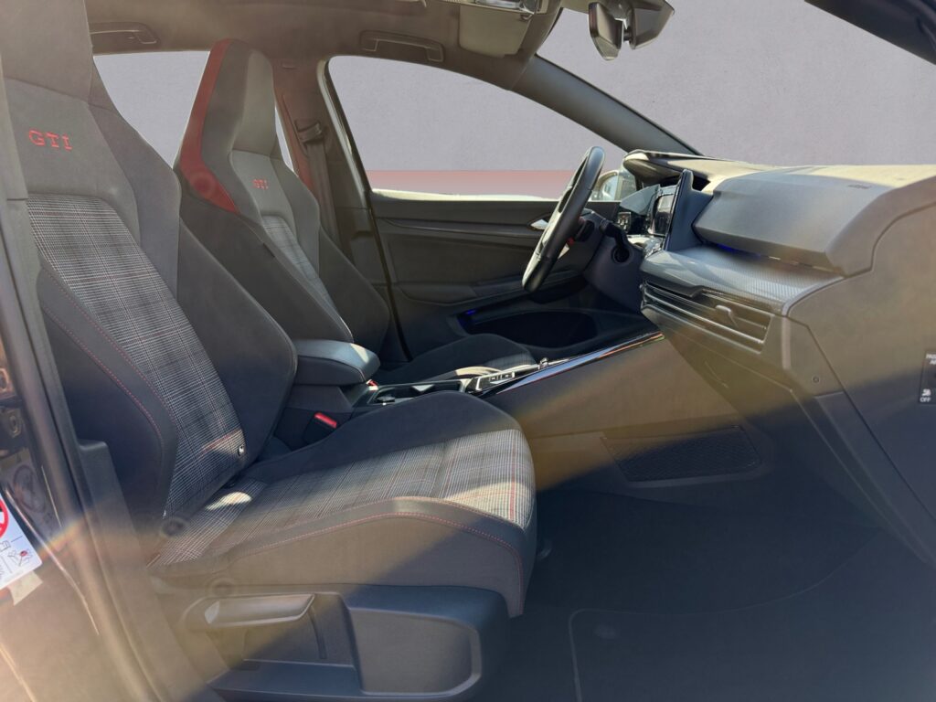 VW Golf Exposé-Bild 15