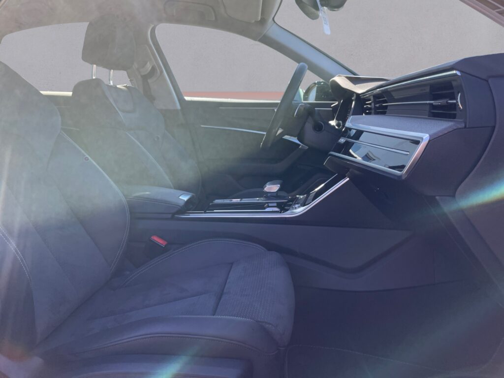 Audi A6 Exposé-Bild 15