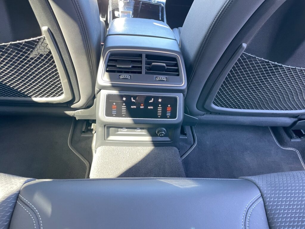 Audi A6 Exposé-Bild 16