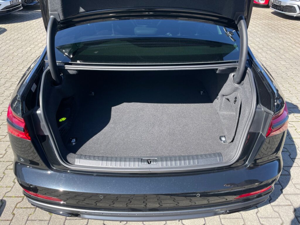 Audi A6 Exposé-Bild 17