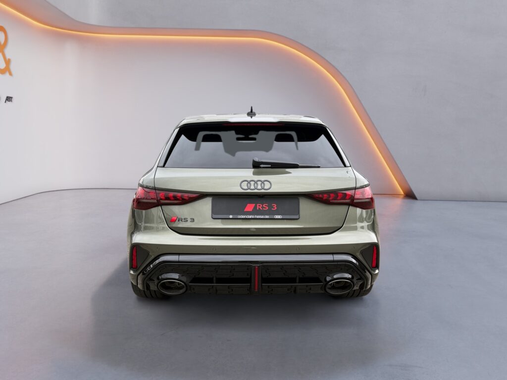 Audi RS3 Exposé-Bild 4