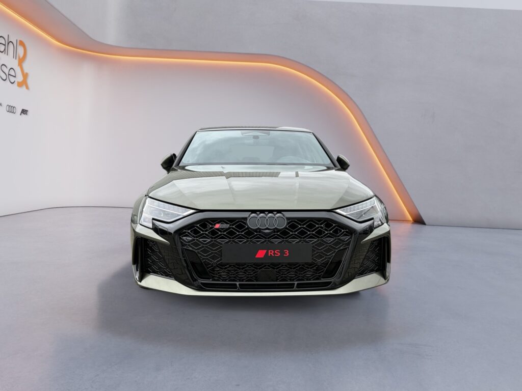Audi RS3 Exposé-Bild 8