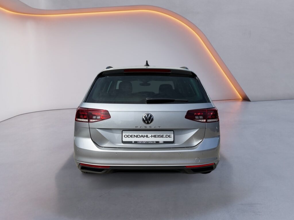 VW Passat Variant Exposé-Bild 3