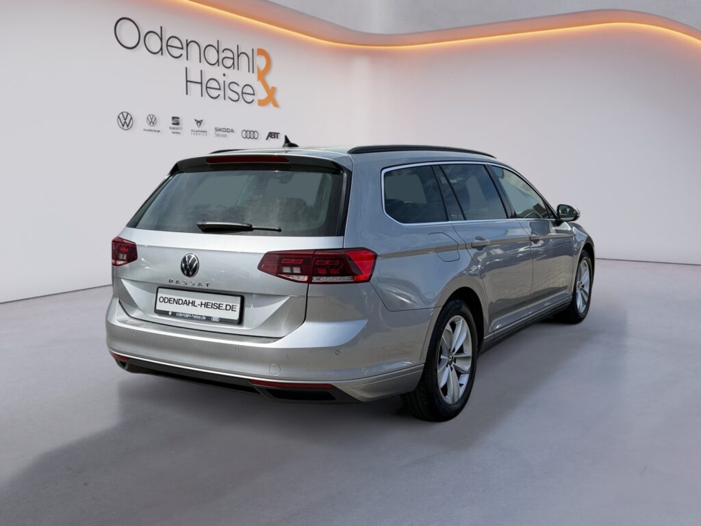 VW Passat Variant Exposé-Bild 4