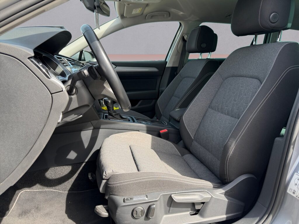 VW Passat Variant Exposé-Bild 8