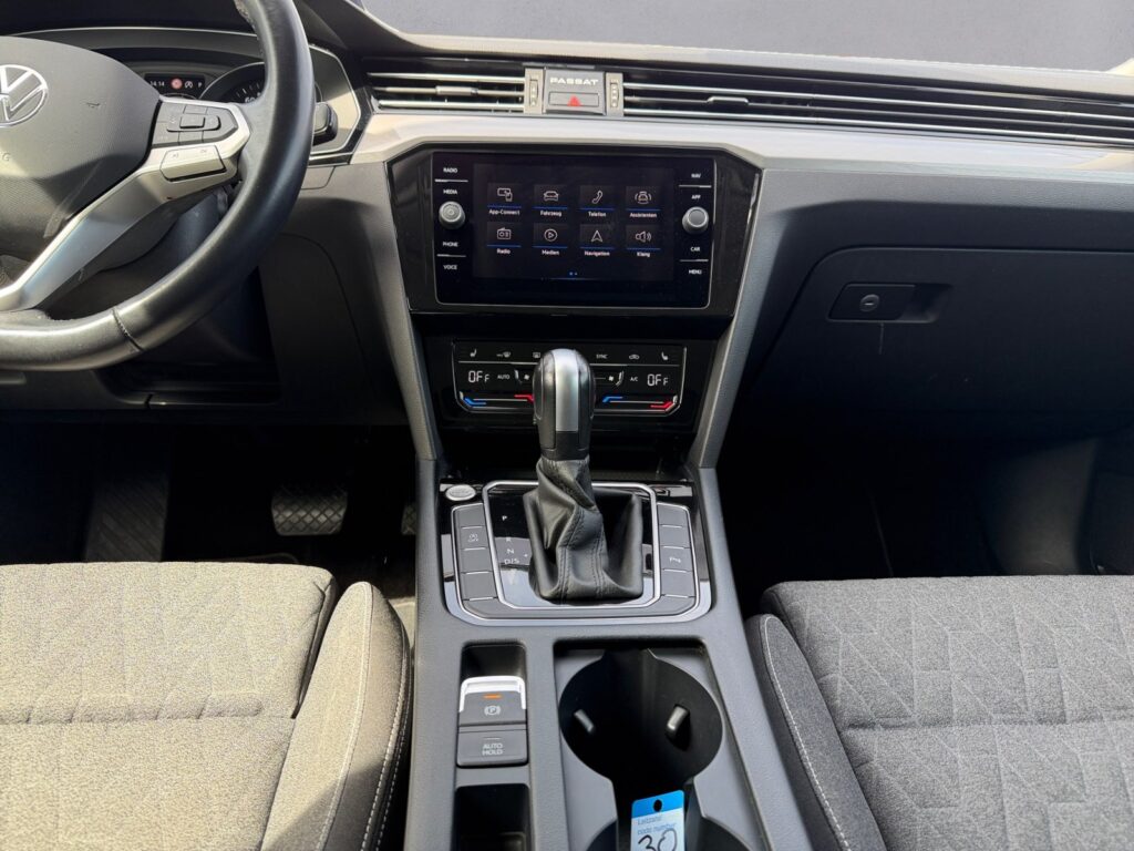 VW Passat Variant Exposé-Bild 10
