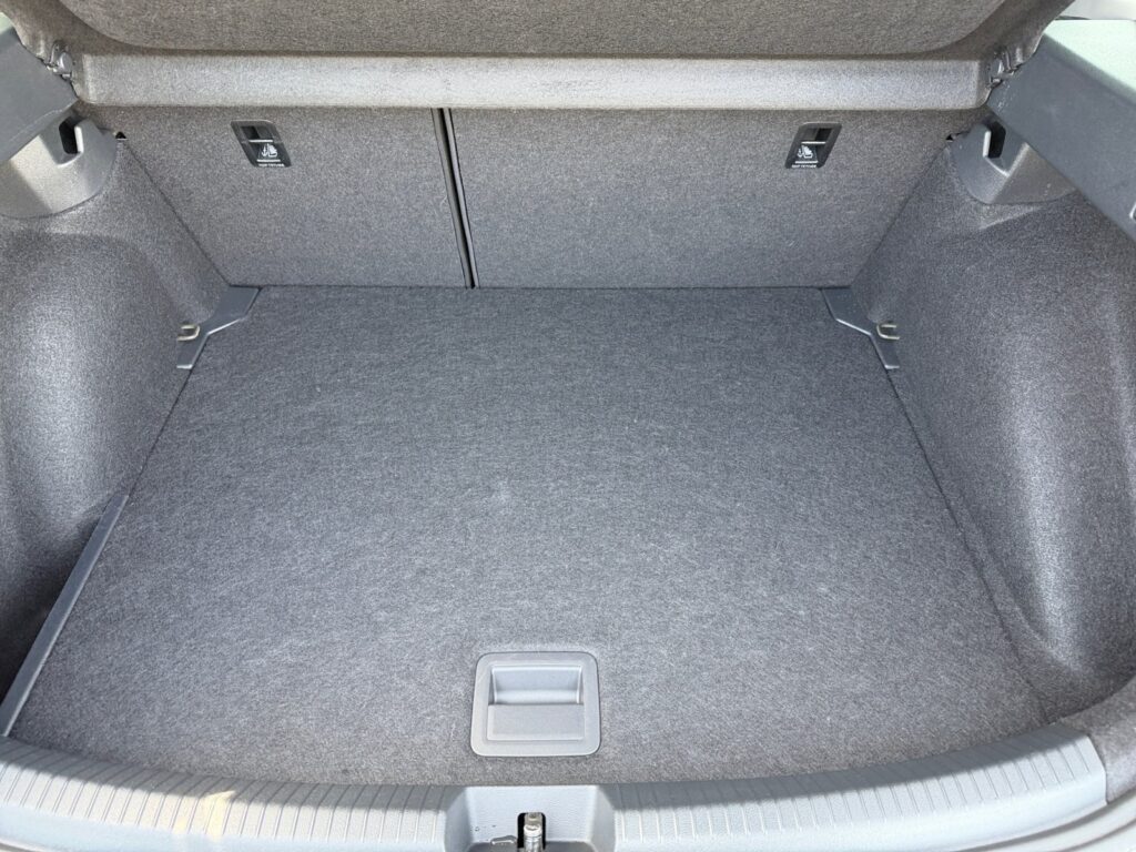 VW Taigo Exposé-Bild 16