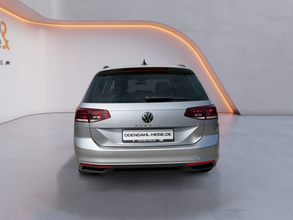 VW Passat Variant Exposé-Bild 4