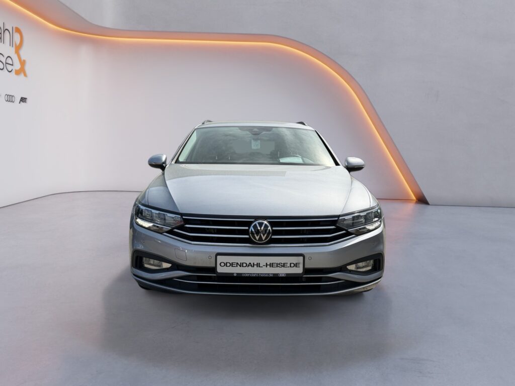 VW Passat Variant Exposé-Bild 8