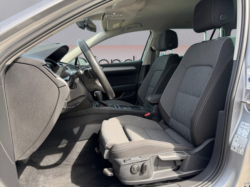 VW Passat Variant Exposé-Bild 9