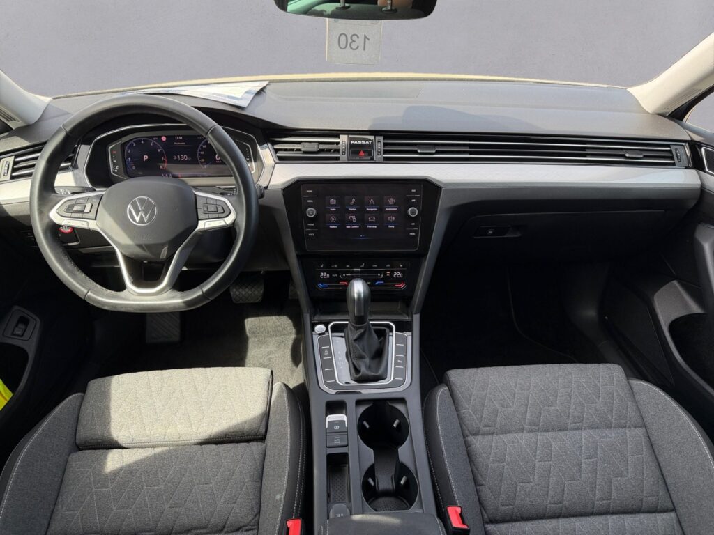 VW Passat Variant Exposé-Bild 10