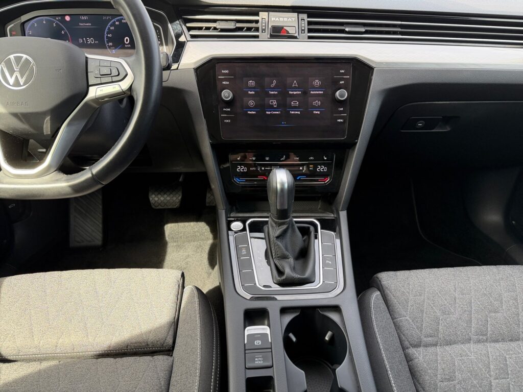 VW Passat Variant Exposé-Bild 11