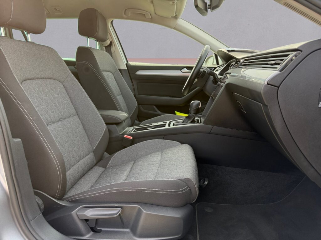 VW Passat Variant Exposé-Bild 15