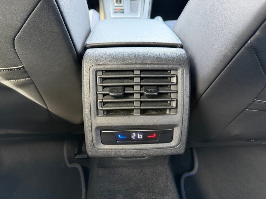 VW Golf Exposé-Bild 11