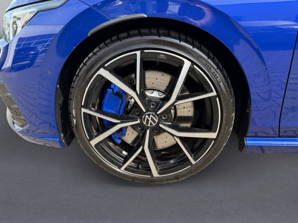 VW Golf Exposé-Bild 14