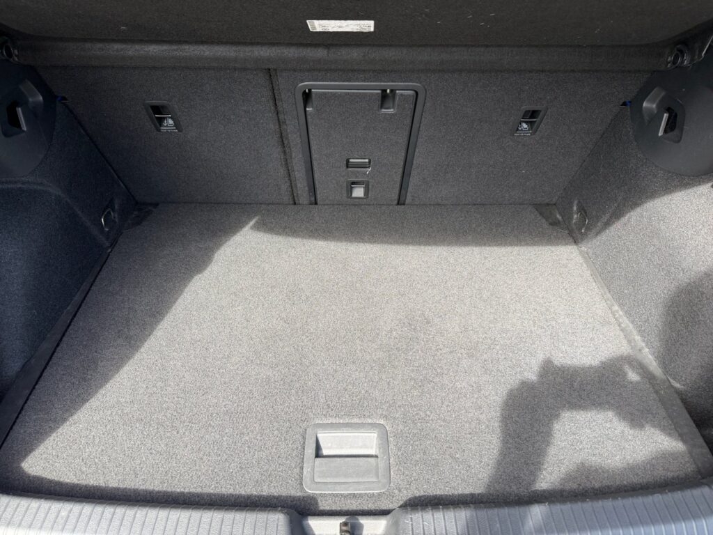 VW Golf Exposé-Bild 16