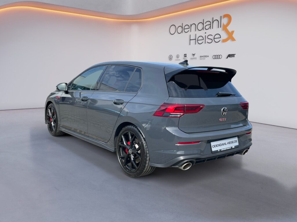 VW Golf Exposé-Bild 3