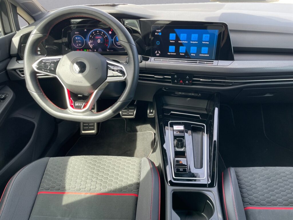 VW Golf Exposé-Bild 10