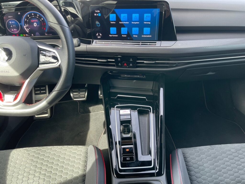 VW Golf Exposé-Bild 11