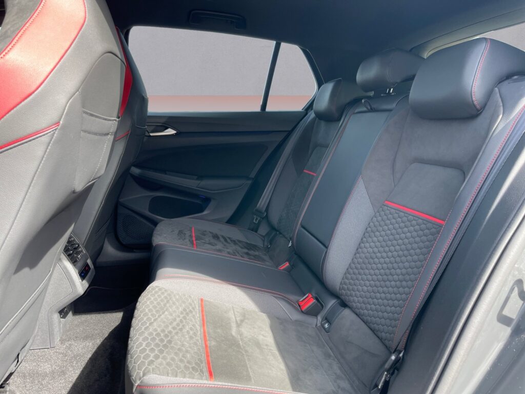 VW Golf Exposé-Bild 13