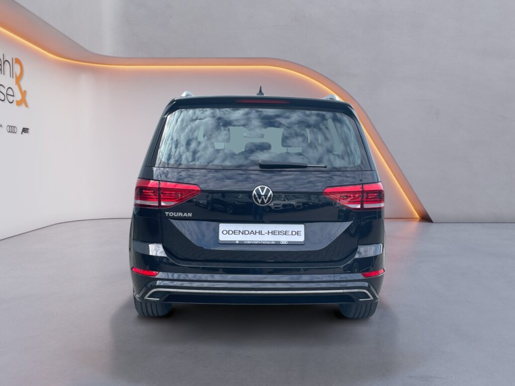 VW Touran Exposé-Bild 4
